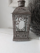 Lade das Bild in den Galerie-Viewer, Metall Laterne Vintage

