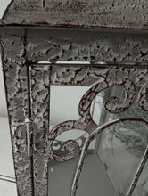 Lade das Bild in den Galerie-Viewer, Metall Laterne Vintage
