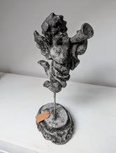 Lade das Bild in den Galerie-Viewer, Engel mit Trompete
