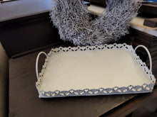 Lade das Bild in den Galerie-Viewer, Tablett Creme Antik
