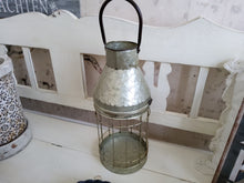 Lade das Bild in den Galerie-Viewer, Metall Laterne
