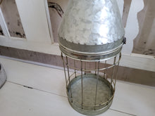 Lade das Bild in den Galerie-Viewer, Metall Laterne
