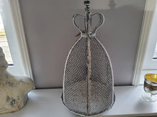 Lade das Bild in den Galerie-Viewer, Dekohaube mit Fuß
