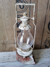 Lade das Bild in den Galerie-Viewer, Laterne beige
